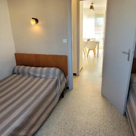 Appartement T3 With Balcony Near The